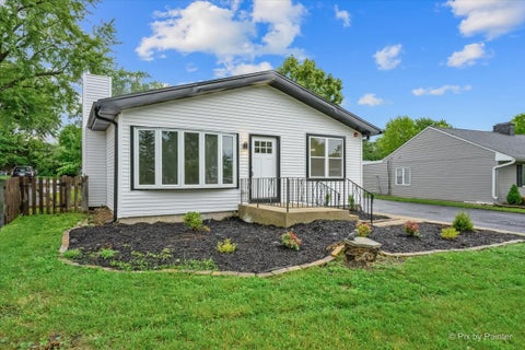 Photo of 18172 W Twin Lakes Boulevard, Grayslake, IL 60030 (MLS # 12780642)
