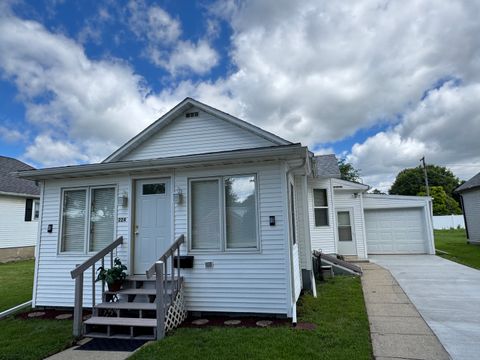 Tiny photo for 224 W 2nd Place, Spring Valley, IL 61362 (MLS # 12681616)