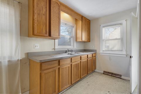 Tiny photo for 3310 186th Street, Lansing, IL 60438 (MLS # 12556310)