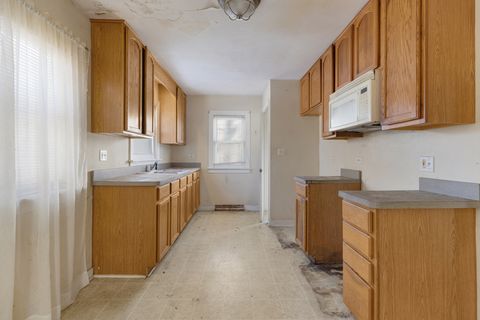 Tiny photo for 3310 186th Street, Lansing, IL 60438 (MLS # 12556310)