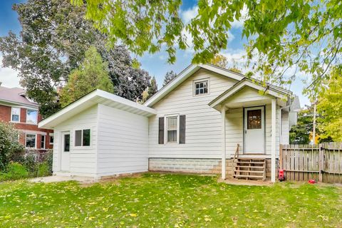 Tiny photo for 121 W Fremont Street, Arlington Heights, IL 60004 (MLS # 12520467)