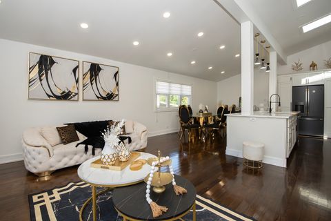 Tiny photo for 9909 N Huber Lane, Niles, IL 60714 (MLS # 12558133)