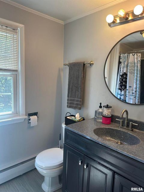 Tiny photo for 37 WESTWOOD Lane, Murphysboro, IL 62966 (MLS # EB460451)