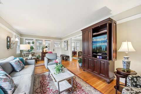 Tiny photo for 806 N Euclid Avenue, Oak Park, IL 60302 (MLS # 12571896)