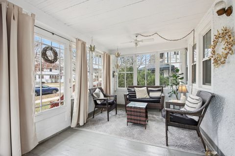 Tiny photo for 806 N Euclid Avenue, Oak Park, IL 60302 (MLS # 12571896)