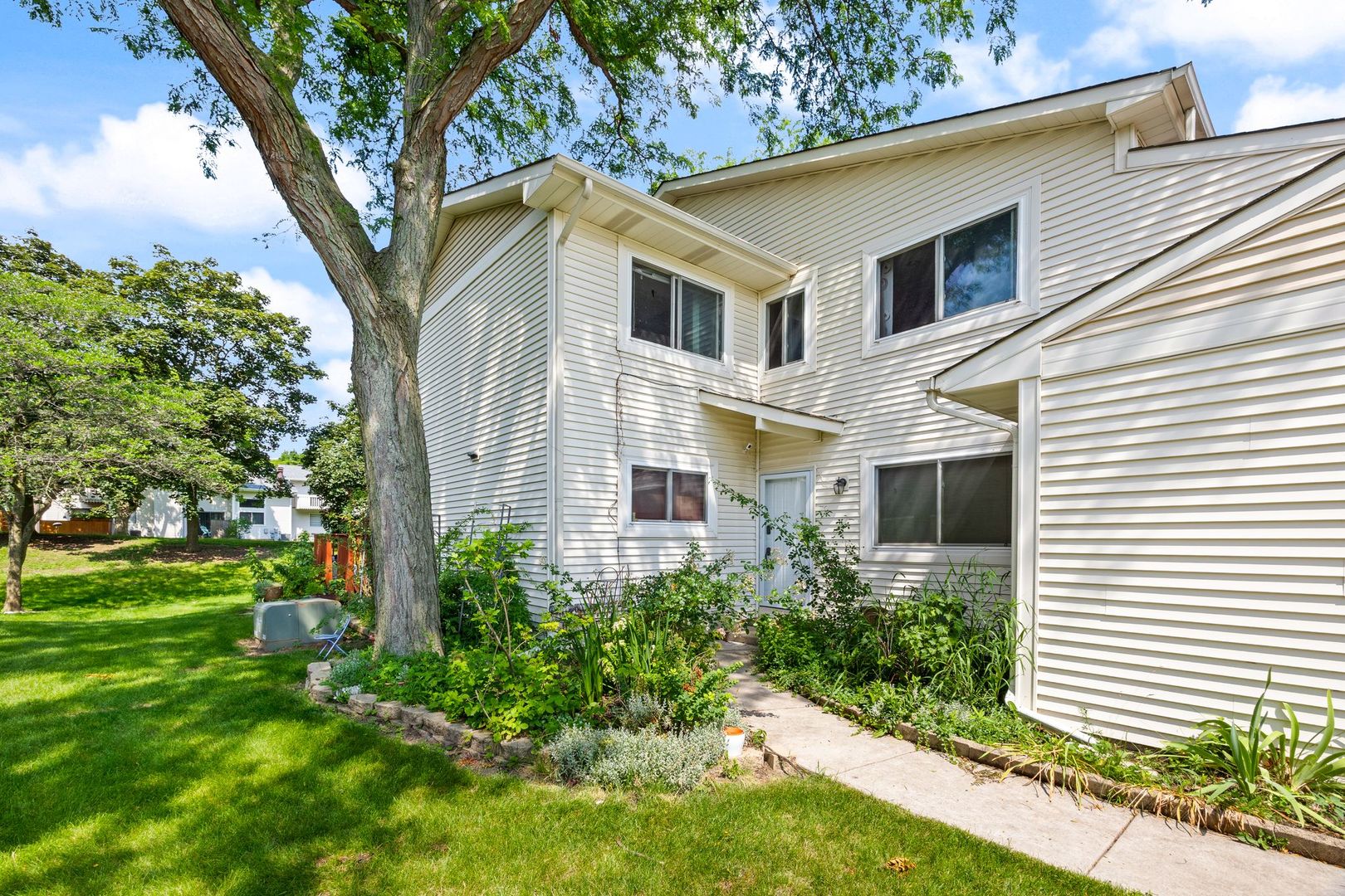 1044 Cumberland Court