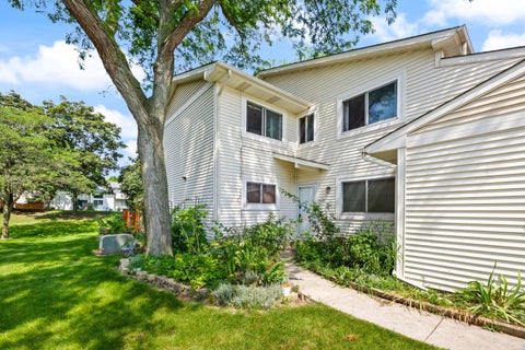 Tiny photo for 1044 Cumberland Court, Vernon Hills, IL 60061 (MLS # 12708840)