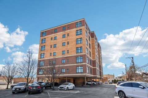 Tiny photo for 1930 N Harlem Avenue #302, Elmwood Park, IL 60707 (MLS # 12595122)