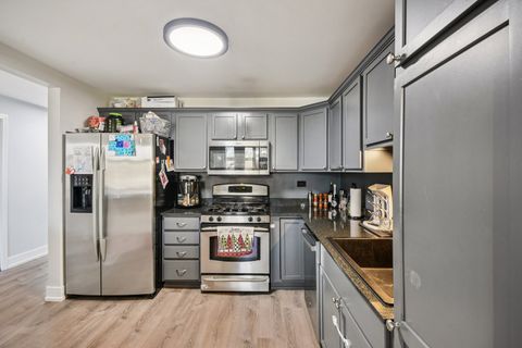 Tiny photo for 1930 N Harlem Avenue #302, Elmwood Park, IL 60707 (MLS # 12595122)