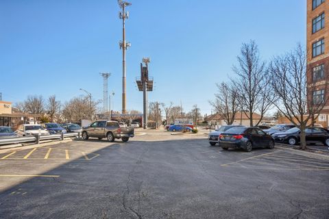 Tiny photo for 1930 N Harlem Avenue #302, Elmwood Park, IL 60707 (MLS # 12595122)