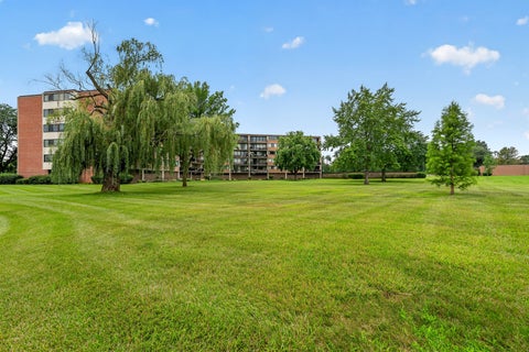 Tiny photo for 101 Bar Harbour Road #6T, Schaumburg, IL 60193 (MLS # 12769509)