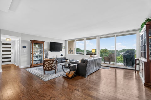 Tiny photo for 101 Bar Harbour Road #6T, Schaumburg, IL 60193 (MLS # 12769509)