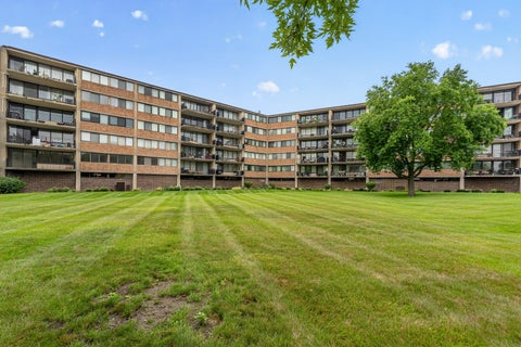 Tiny photo for 101 Bar Harbour Road #6T, Schaumburg, IL 60193 (MLS # 12769509)