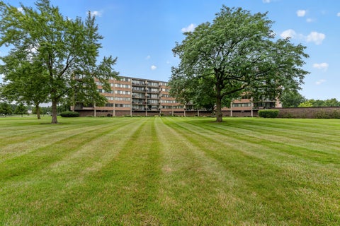Tiny photo for 101 Bar Harbour Road #6T, Schaumburg, IL 60193 (MLS # 12769509)