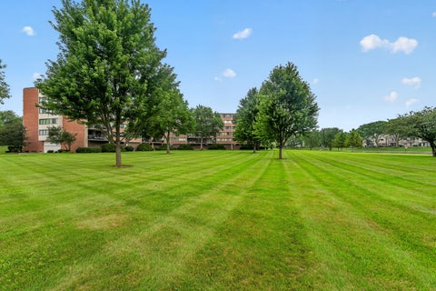 Tiny photo for 101 Bar Harbour Road #6T, Schaumburg, IL 60193 (MLS # 12769509)