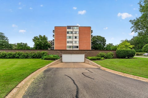 Tiny photo for 101 Bar Harbour Road #6T, Schaumburg, IL 60193 (MLS # 12769509)
