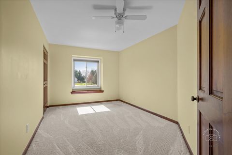 Tiny photo for 2S904 Heritage Glen Court, Batavia, IL 60510 (MLS # 12574363)