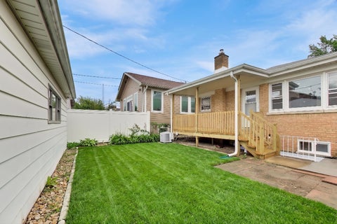 Tiny photo for 7528 W Winnemac Avenue, Harwood Heights, IL 60706 (MLS # 12721125)