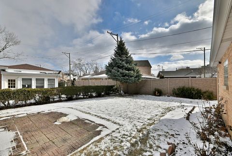 Tiny photo for 7421 W Oakton Street, Niles, IL 60714 (MLS # 12550203)