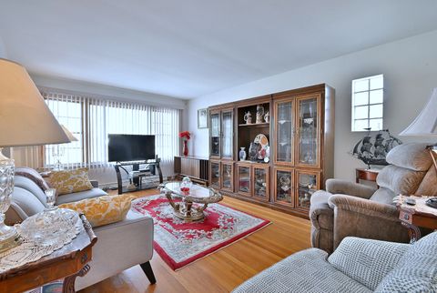 Tiny photo for 7421 W Oakton Street, Niles, IL 60714 (MLS # 12550203)