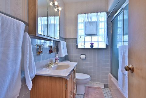 Tiny photo for 7421 W Oakton Street, Niles, IL 60714 (MLS # 12550203)