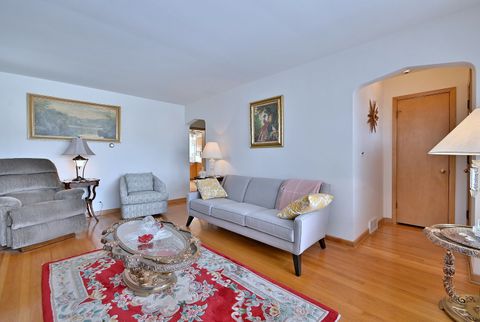 Tiny photo for 7421 W Oakton Street, Niles, IL 60714 (MLS # 12550203)