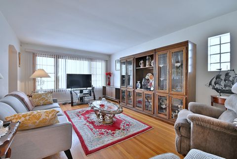 Tiny photo for 7421 W Oakton Street, Niles, IL 60714 (MLS # 12550203)