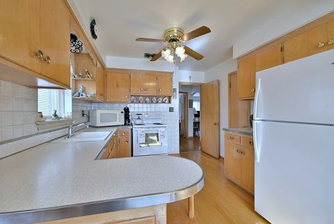 Tiny photo for 7421 W Oakton Street, Niles, IL 60714 (MLS # 12550203)