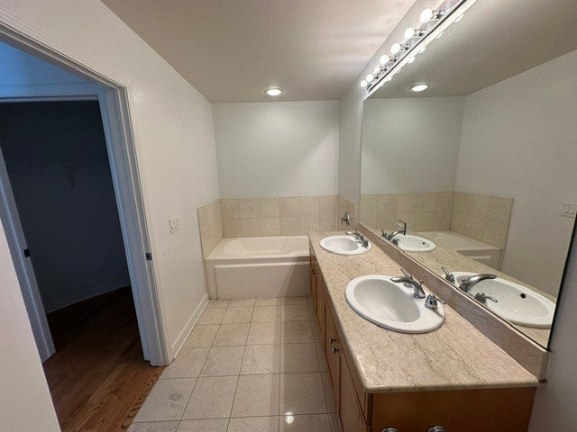 1235 S Prairie Avenue 2804