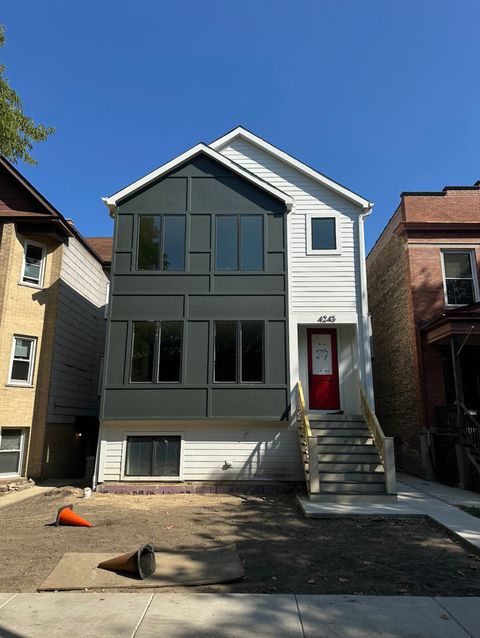 4243 N Damen Avenue 1F Chicago IL 60618