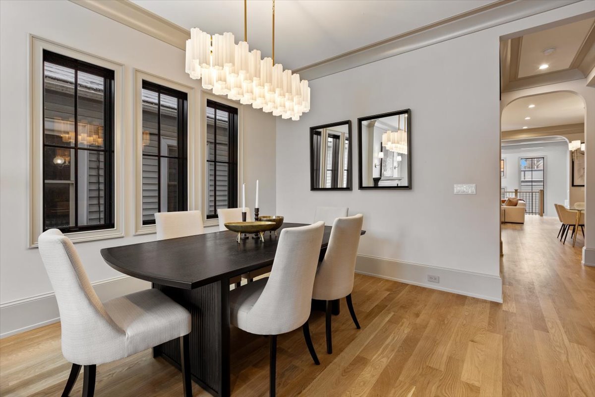 1912 W School Street