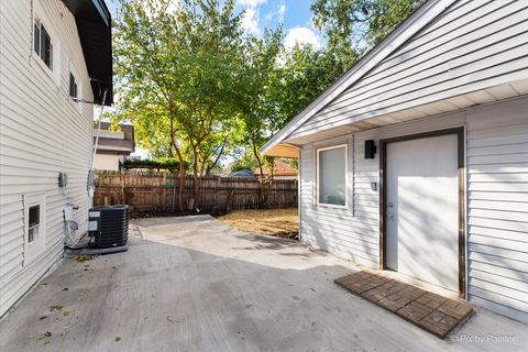 Tiny photo for 600 N IOWA Avenue, Villa Park, IL 60181 (MLS # 12533629)