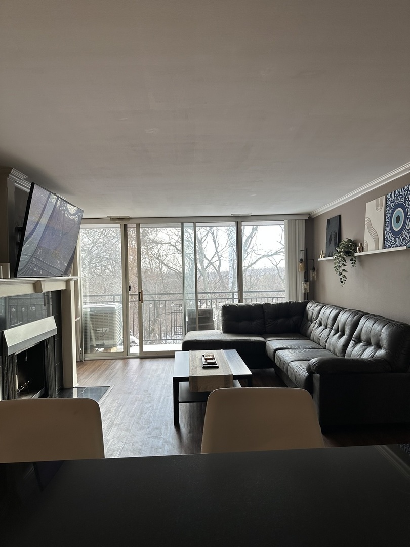 5800 Oakwood Drive 5G