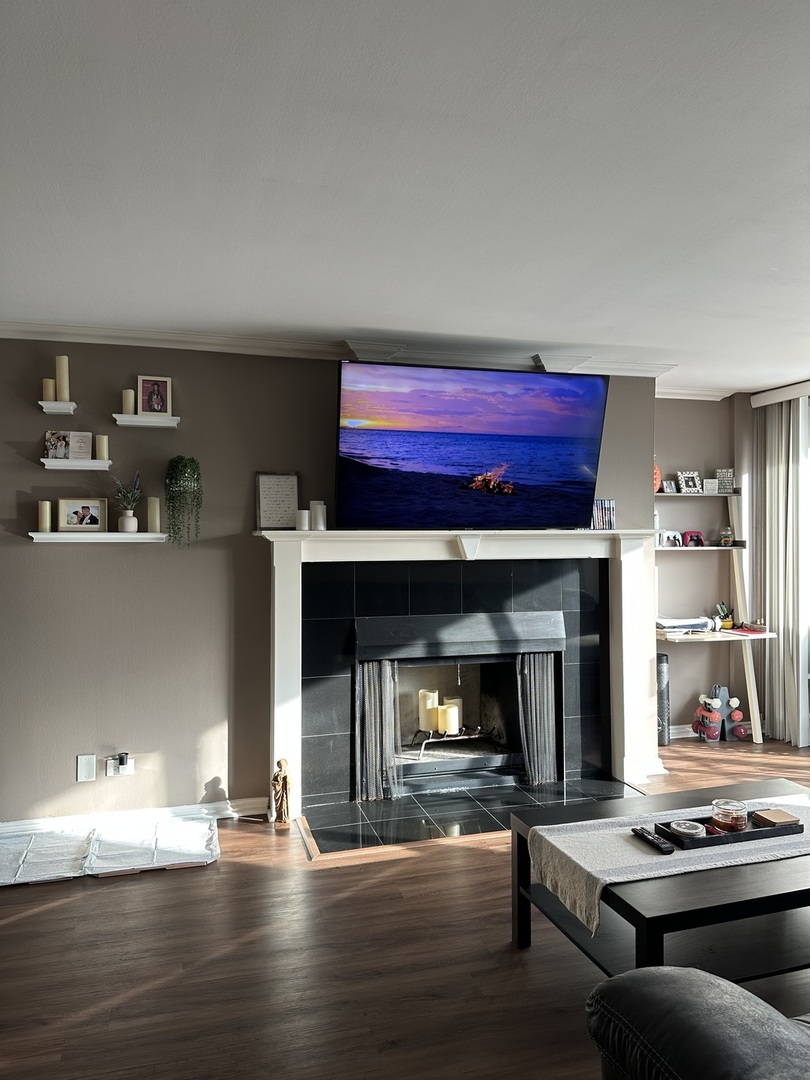 5800 Oakwood Drive 5G