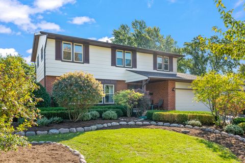 Photo of 457 S Bennett Avenue, Palatine, IL 60067 (MLS # 12489562)