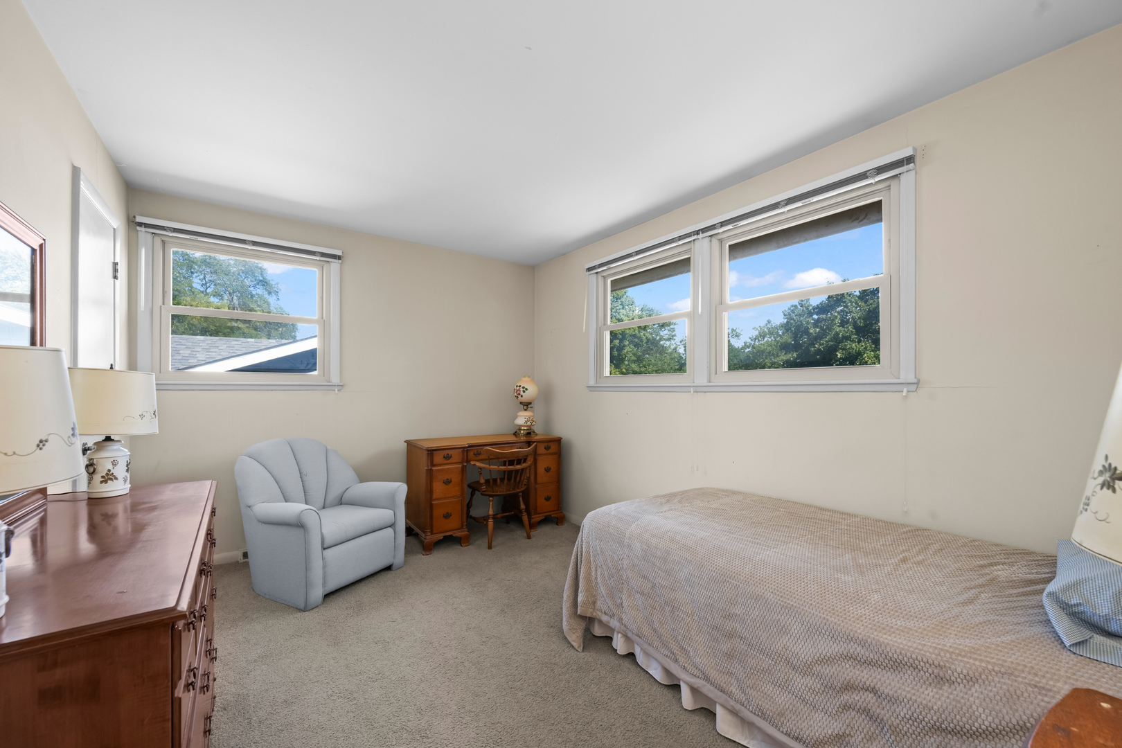 Palatine, Illinois 60067, United States, 4 Bedrooms Bedrooms, ,3 BathroomsBathrooms,Residential,Contingent,224630