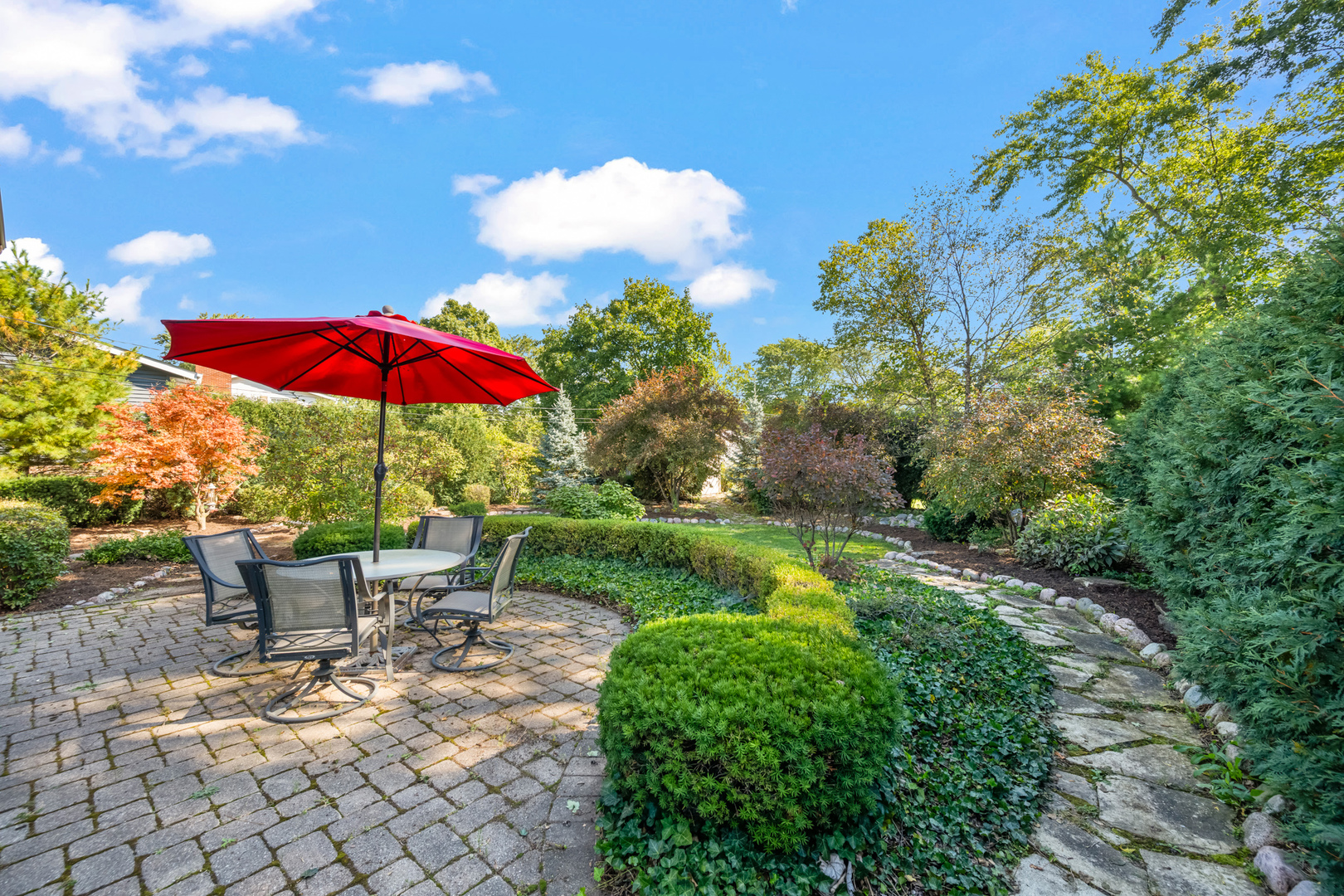 Palatine, Illinois 60067, United States, 4 Bedrooms Bedrooms, ,3 BathroomsBathrooms,Residential,Contingent,224630