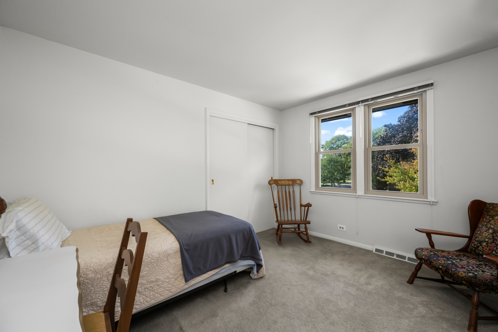 Palatine, Illinois 60067, United States, 4 Bedrooms Bedrooms, ,3 BathroomsBathrooms,Residential,Contingent,224630