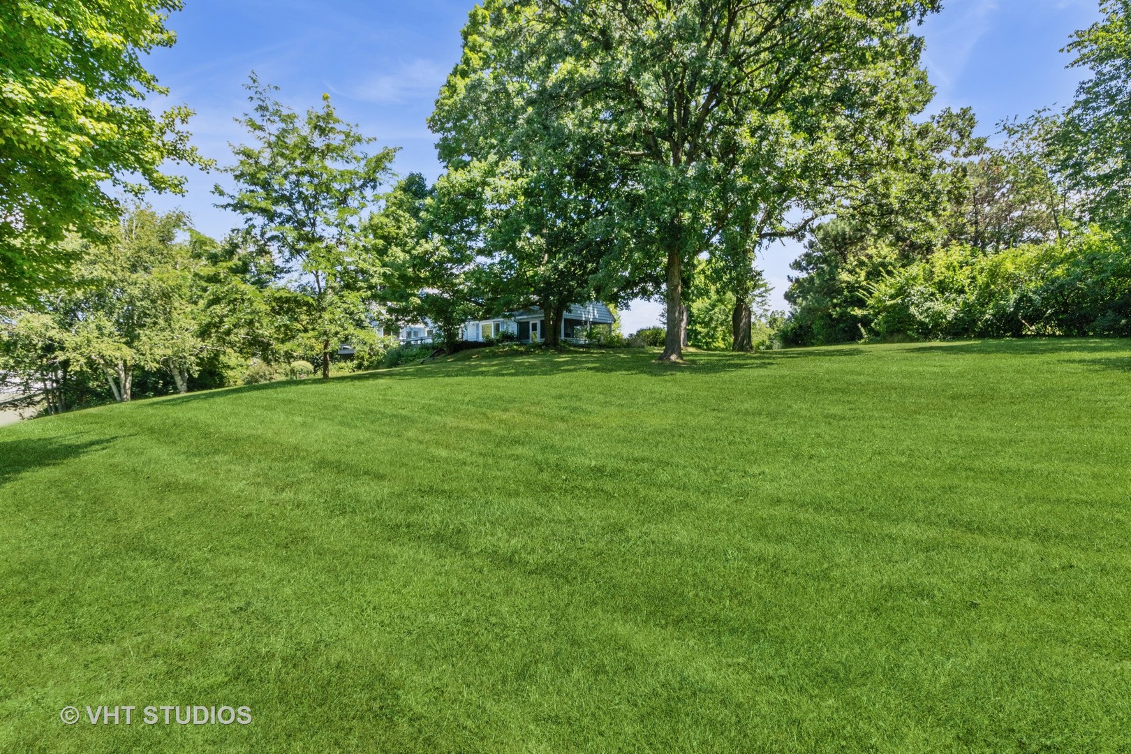 Dundee, Illinois 60118, United States, 5 Bedrooms Bedrooms, ,4 BathroomsBathrooms,Residential,Contingent,214054