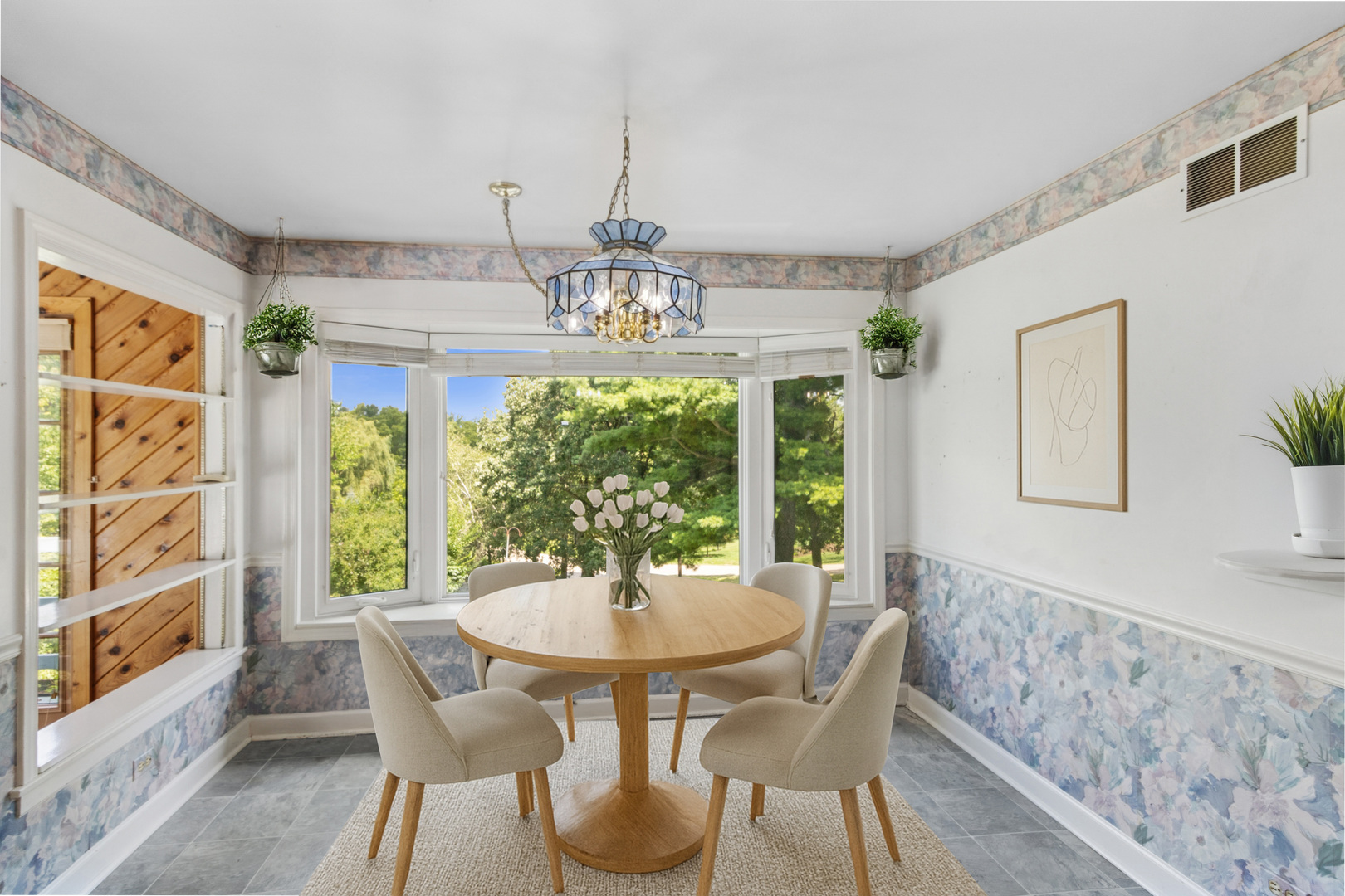 Dundee, Illinois 60118, United States, 5 Bedrooms Bedrooms, ,4 BathroomsBathrooms,Residential,Contingent,214054