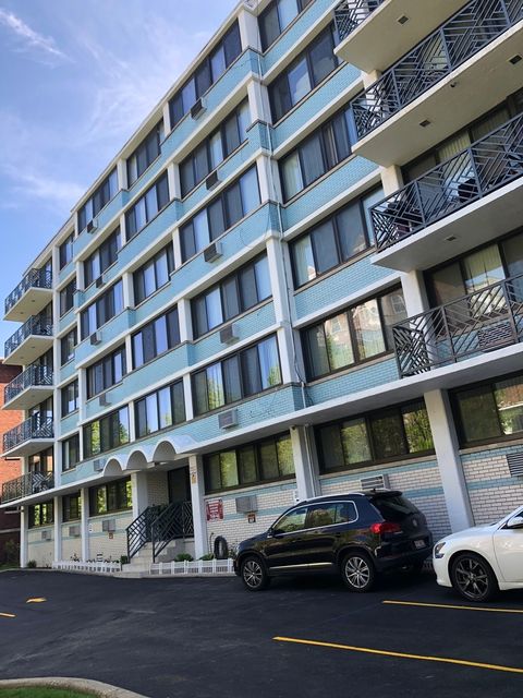 5817 N KENMORE Avenue 203 Chicago IL 60660