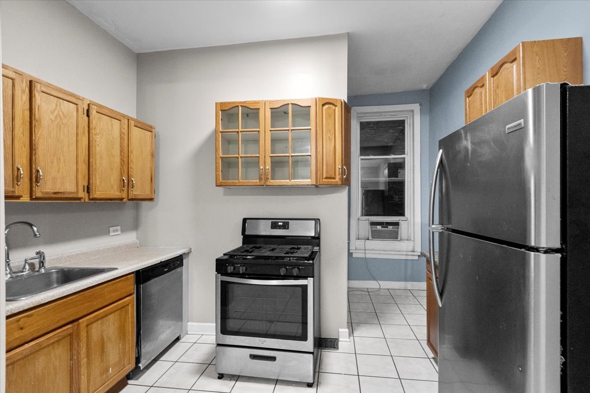 14 W Chestnut Street 1R