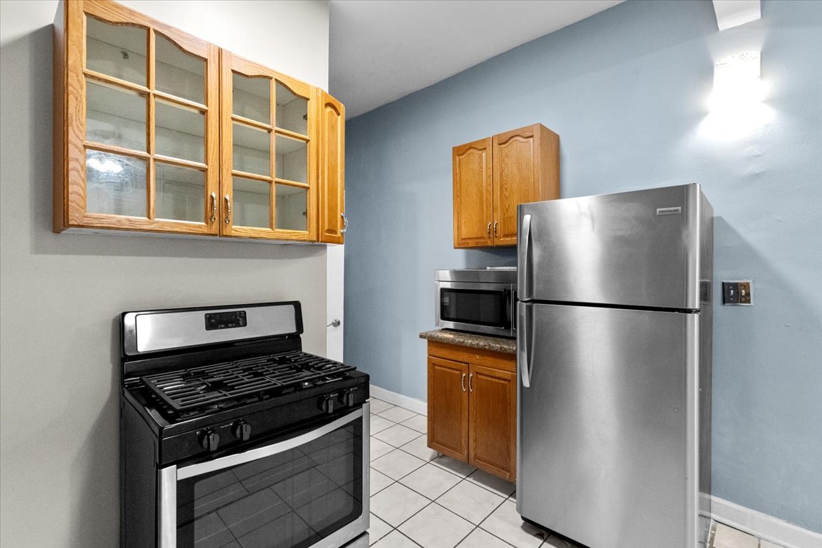 14 W Chestnut Street 1R