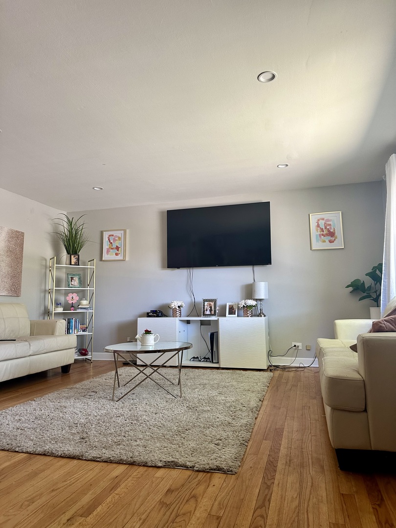 549 E LINCOLN Street 549
