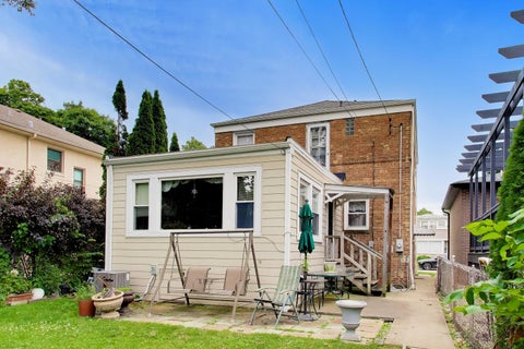Tiny photo for 2908 W Birchwood Avenue, Chicago, IL 60645 (MLS # 12735450)