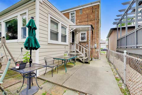 Tiny photo for 2908 W Birchwood Avenue, Chicago, IL 60645 (MLS # 12735450)