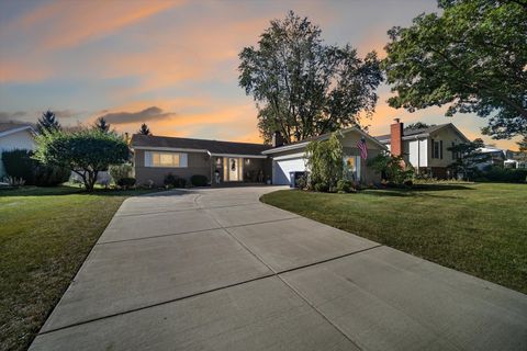 Photo of 1125 Timber Lane, Darien, IL 60561 (MLS # 12503041) Photo of 1125 Timber Lane, Darien, IL 60561 (MLS # 12503041)