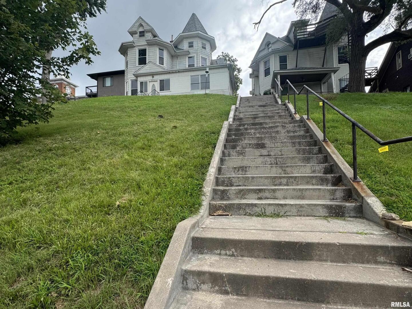 707 N Brady Street
