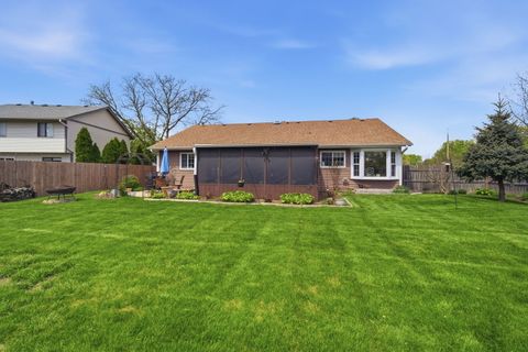Tiny photo for 2S631 Angeline Court, Warrenville, IL 60555 (MLS # 12430600)