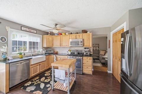 Tiny photo for 2S631 Angeline Court, Warrenville, IL 60555 (MLS # 12430600)